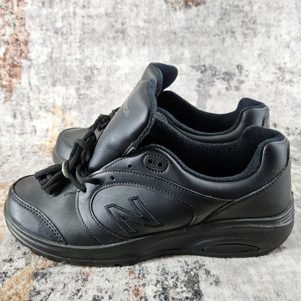 New Balance 674 Walking Shoes Womens 10B Black Leather WW674BK Comfort Sneakers